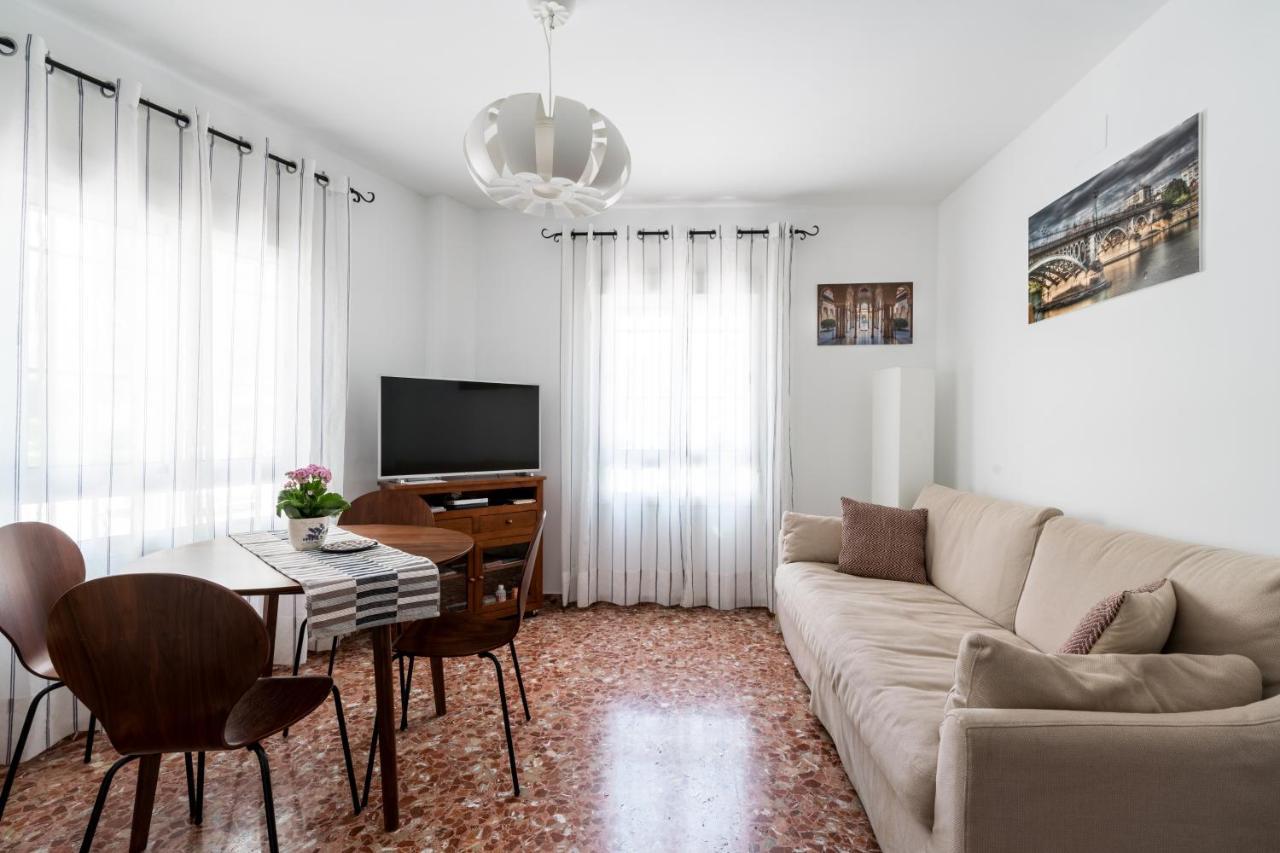 Anna - Triana Apartment Севиля Екстериор снимка