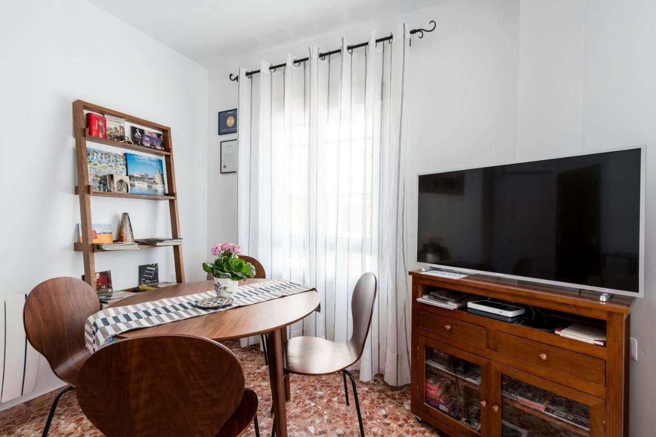 Anna - Triana Apartment Севиля Екстериор снимка