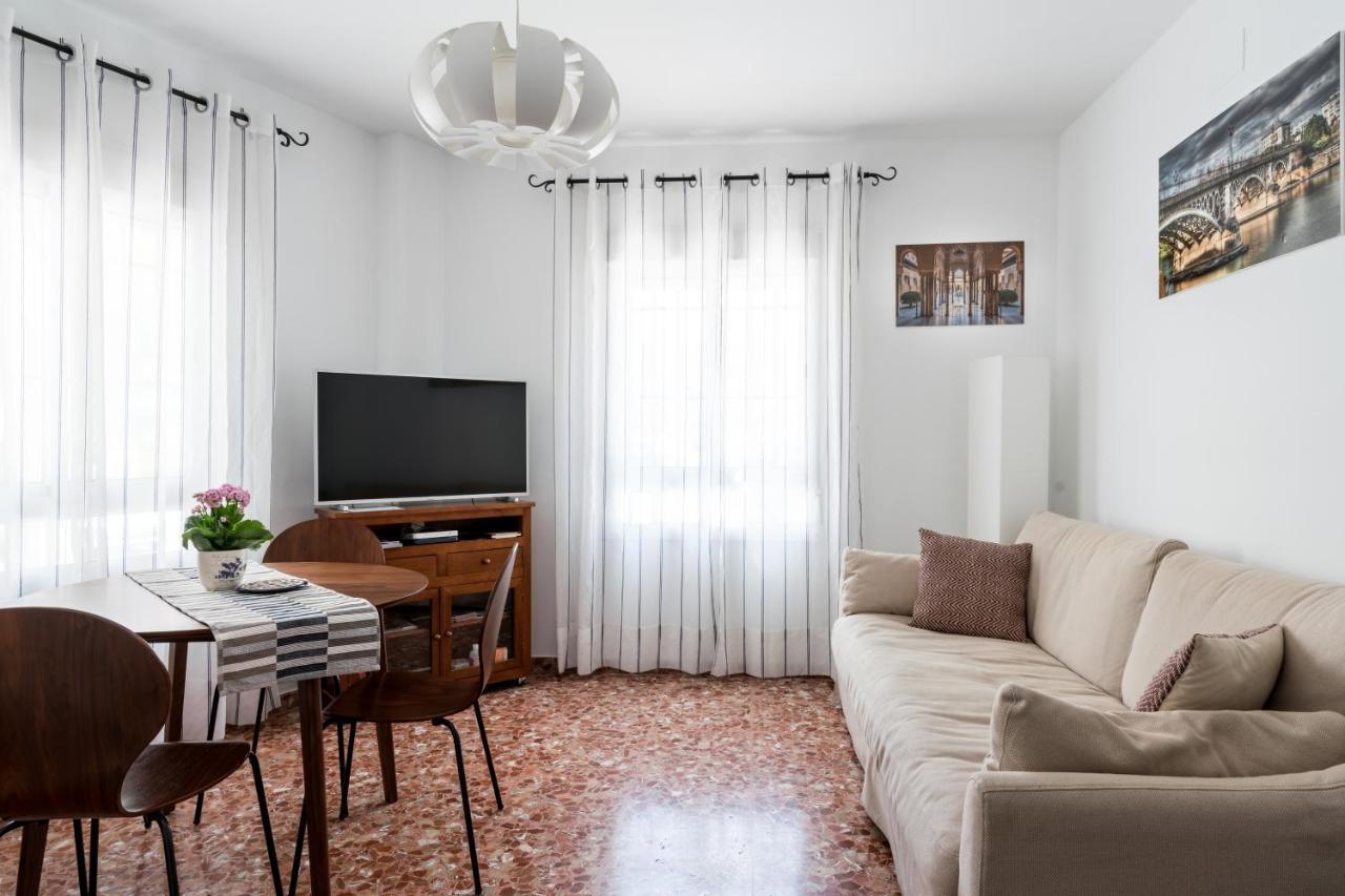 Anna - Triana Apartment Севиля Екстериор снимка